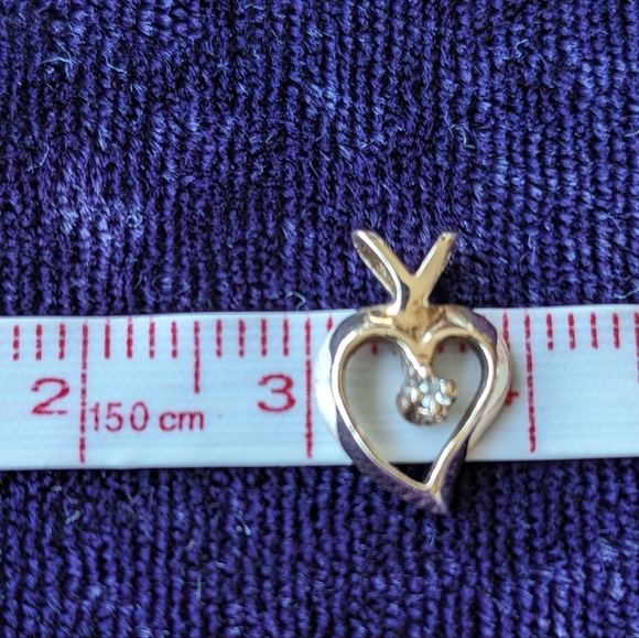 Solid 10K Gold Vintage Open Heart Pendant With Natural Earth Mined Diamond - Picture 8 of 8